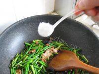 十分好吃之蒜苔炒肉做法图解8)