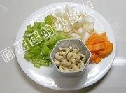 下酒菜西芹百合炒腰果做法图解1)