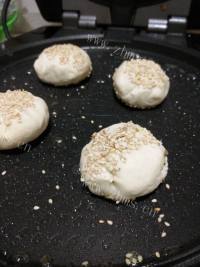 可口的芝麻鲜肉萝卜丝饼做法图解11)