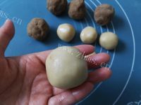 自制广式豆沙月饼做法图解6)