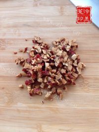 自制红糖红枣核桃面包做法图解2)