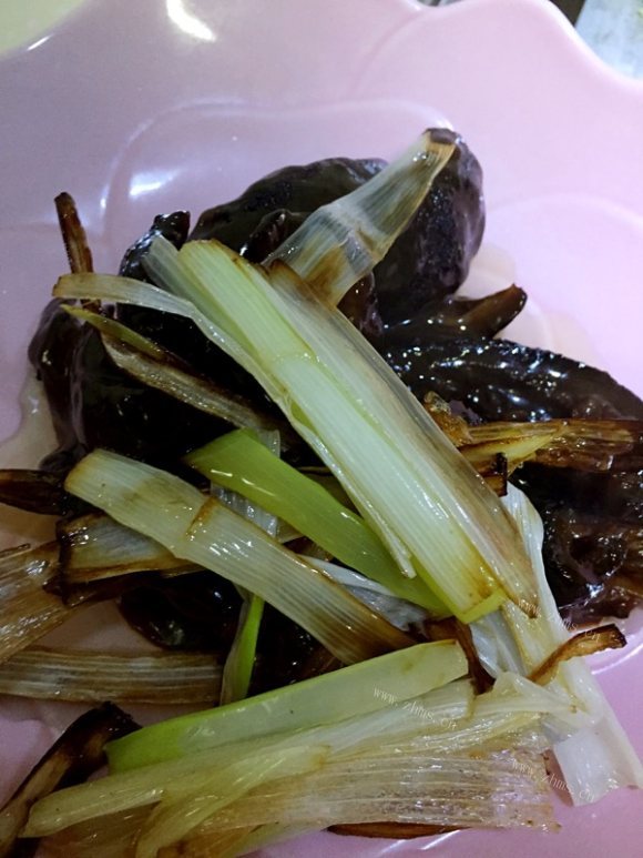 玉盘珍馐的葱爆海参