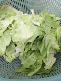 色泽鲜亮的手撕包菜做法图解1)