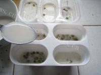 凉爽的牛奶绿豆冰棍的做法图解十二