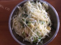 美味营养的清炒土豆丝做法图解6)