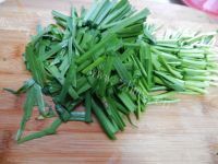 珍馐美味的韭菜炒绿豆芽做法图解2)