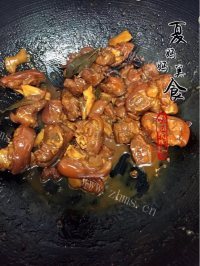 美味的香辣猪蹄做法图解8)