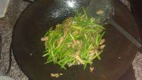 家常菜蒜苔炒肉丝