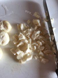 可口的绿豆马蹄爽糖水做法图解3)