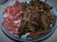 食欲满满的烟笋炒肉做法图解4)