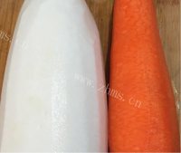 美味的酸辣萝卜条做法图解1)