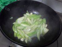 色味俱佳的炒丝瓜做法图解7)
