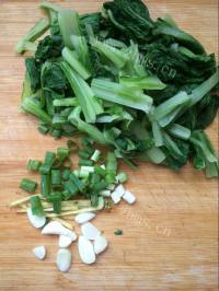 香飘十里的小白菜炖豆腐做法图解3)