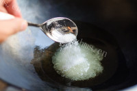 美味的蜜汁红烧肉做法图解5)