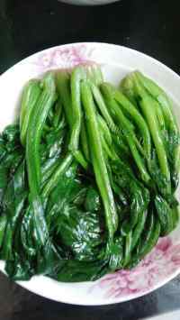 美味的白灼菠菜做法图解5)