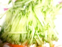 诱人的凉拌金针菇做法图解2)