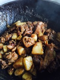 家常菜土豆焖鸡