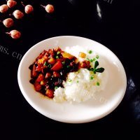 可口的香菇土豆卤肉饭做法图解17)