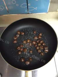 简单的糖炒栗子做法图解5)