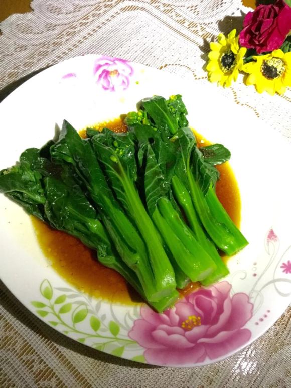 诱人的白灼菜心