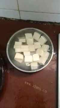 家常菜皮蛋豆腐做法图解3)