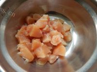 美味的土豆炒鸡丁做法图解2)