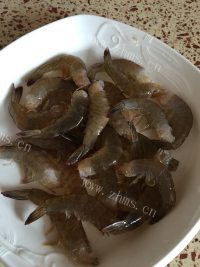 美味的油焖虾做法图解1)