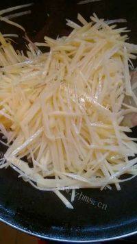 家常菜炝炒土豆丝做法图解6)