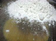 简简单单戚风蛋糕做法图解4)