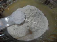 （美味可口）炸油条做法图解2)