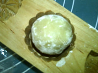 自制广式白莲月饼做法图解16)