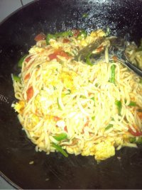 美味的西红柿鸡蛋炒面