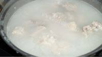 常吃不腻的排骨玉米汤做法图解6)