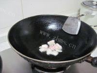 家庭版毛豆炒肉做法图解4)