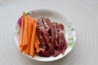 自制黑椒牛肉卷饼做法图解1)