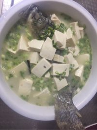 营养鲫鱼豆腐汤做法图解8)