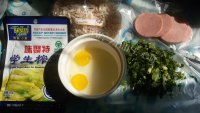 火腿鸡汤米线做法图解4)