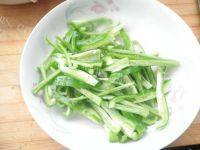 杏鲍菇炒青椒做法图解3)