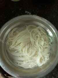 美味的番茄鸡蛋面做法图解2)