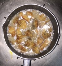 美味的焦糖醋排骨做法图解5)