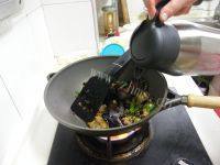 味道不错的肉末茄子做法图解18)