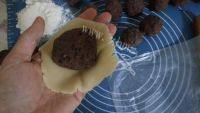 自制美味广式豆沙月饼做法图解5)