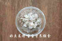 养生白菜虾仁粥做法图解5)