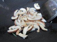 家常菜香菇炒豆芽做法图解5)