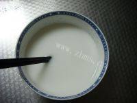 自制酸辣豌豆凉粉做法图解2)
