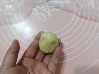 美味蛋黄肉松月饼做法图解22)