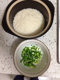 好吃的额广式油盐饭做法图解1)