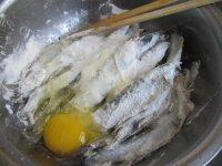 酥炸多春鱼做法图解6)