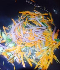 色香味浓的炒河粉做法图解5)