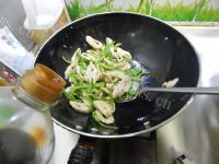 美味的青椒炒面筋做法图解9)